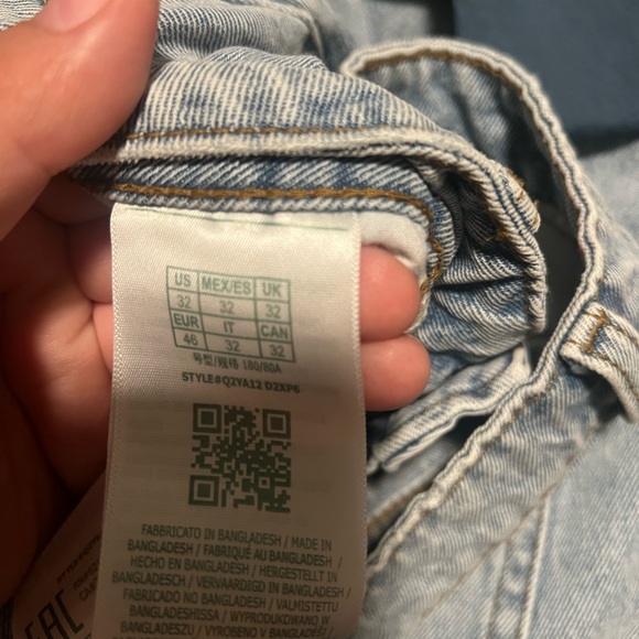 Guess high waist wide leg jeans light wash distressed Y2K - Picture 6 of 6